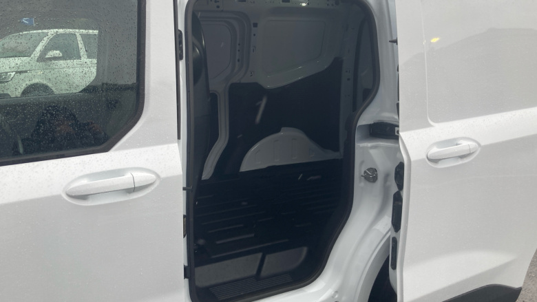 Ford Transit Courier E-Transit Courier 100kW 43kWh Limited Van Auto